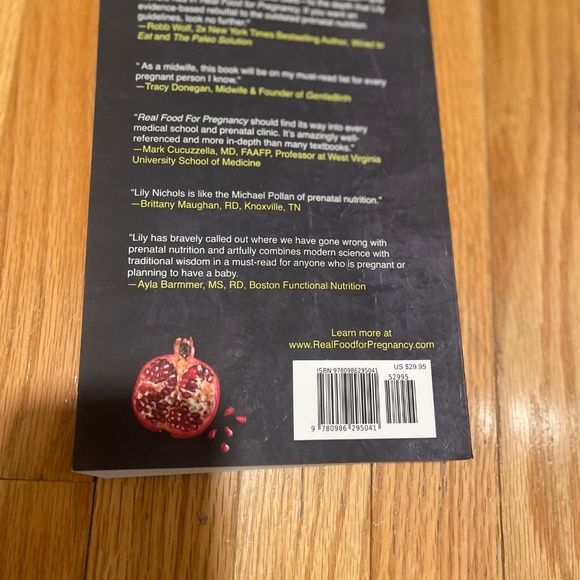 📚 “Real Food for Pregnancy” by Lily Nichols – Excellent Condition! 🌿 - Picture 3 of 4